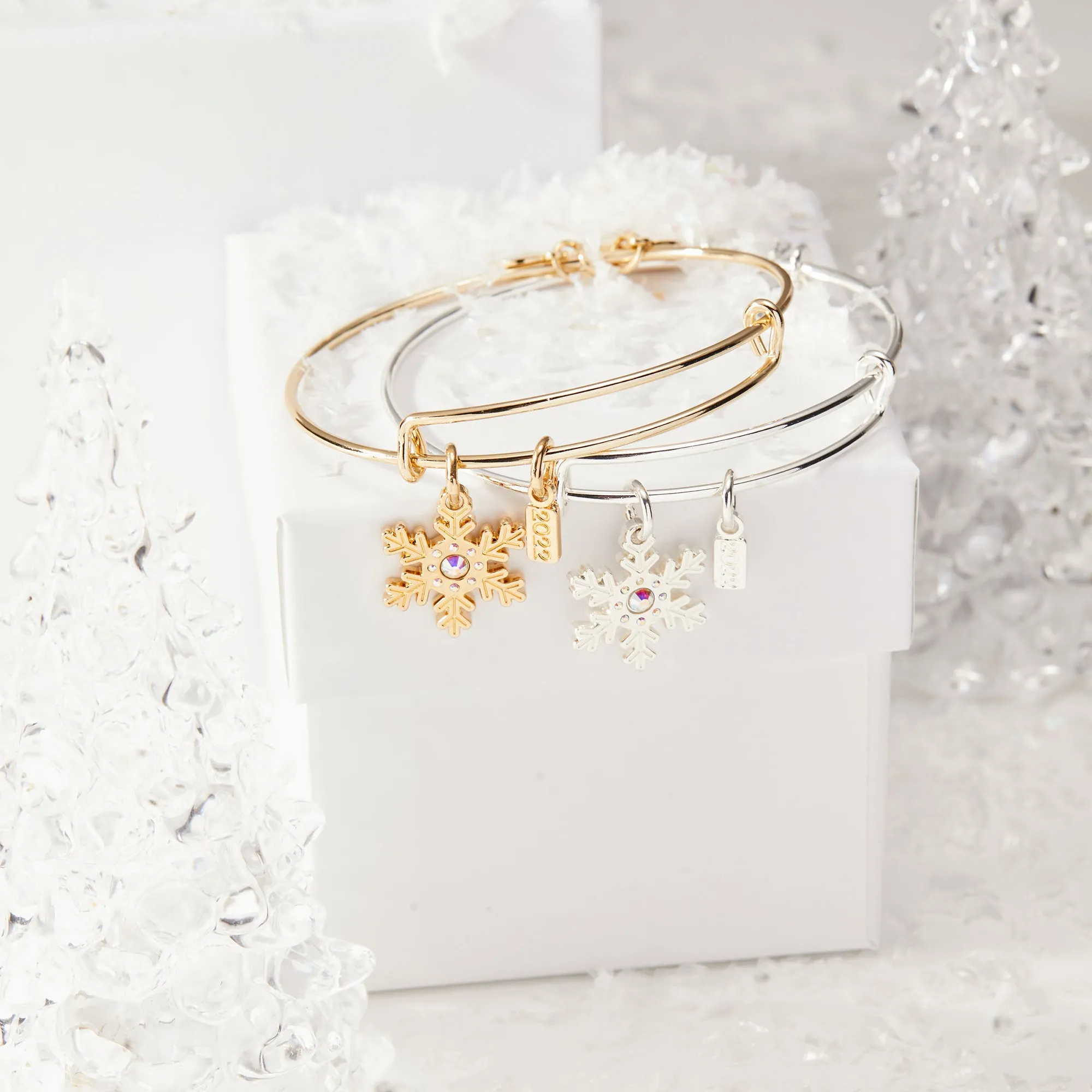 2022 Crystal Snowflake Charm Bangle