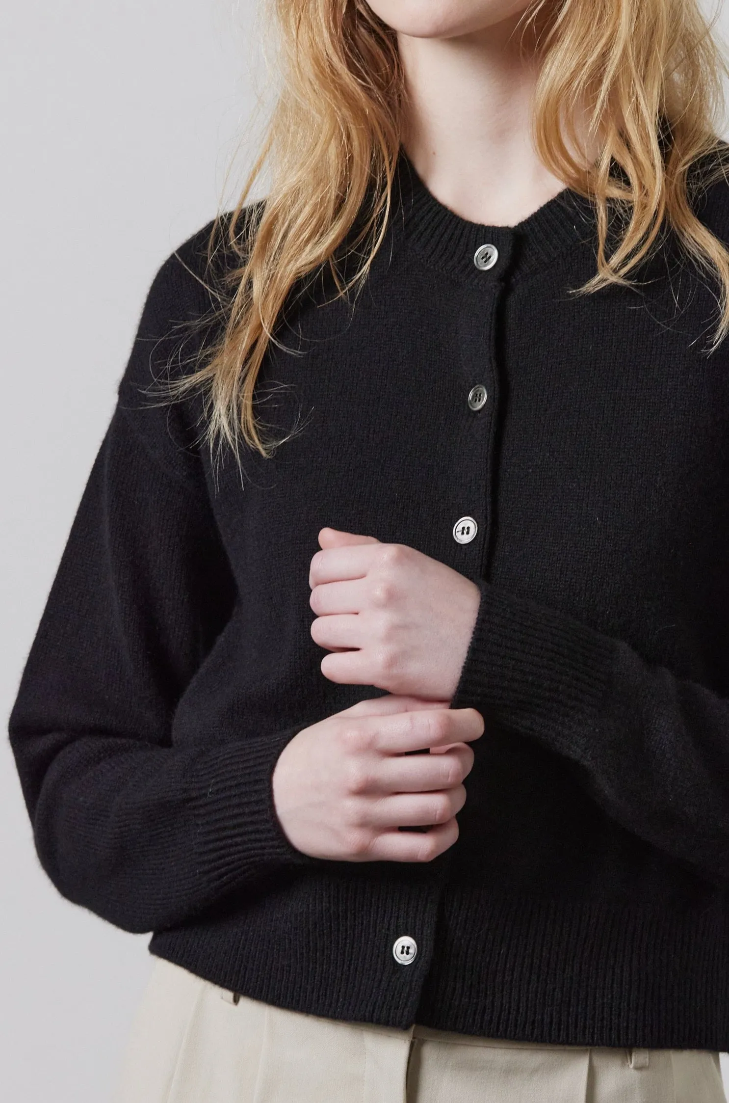 Boxy Cashmere Cardigan - Black