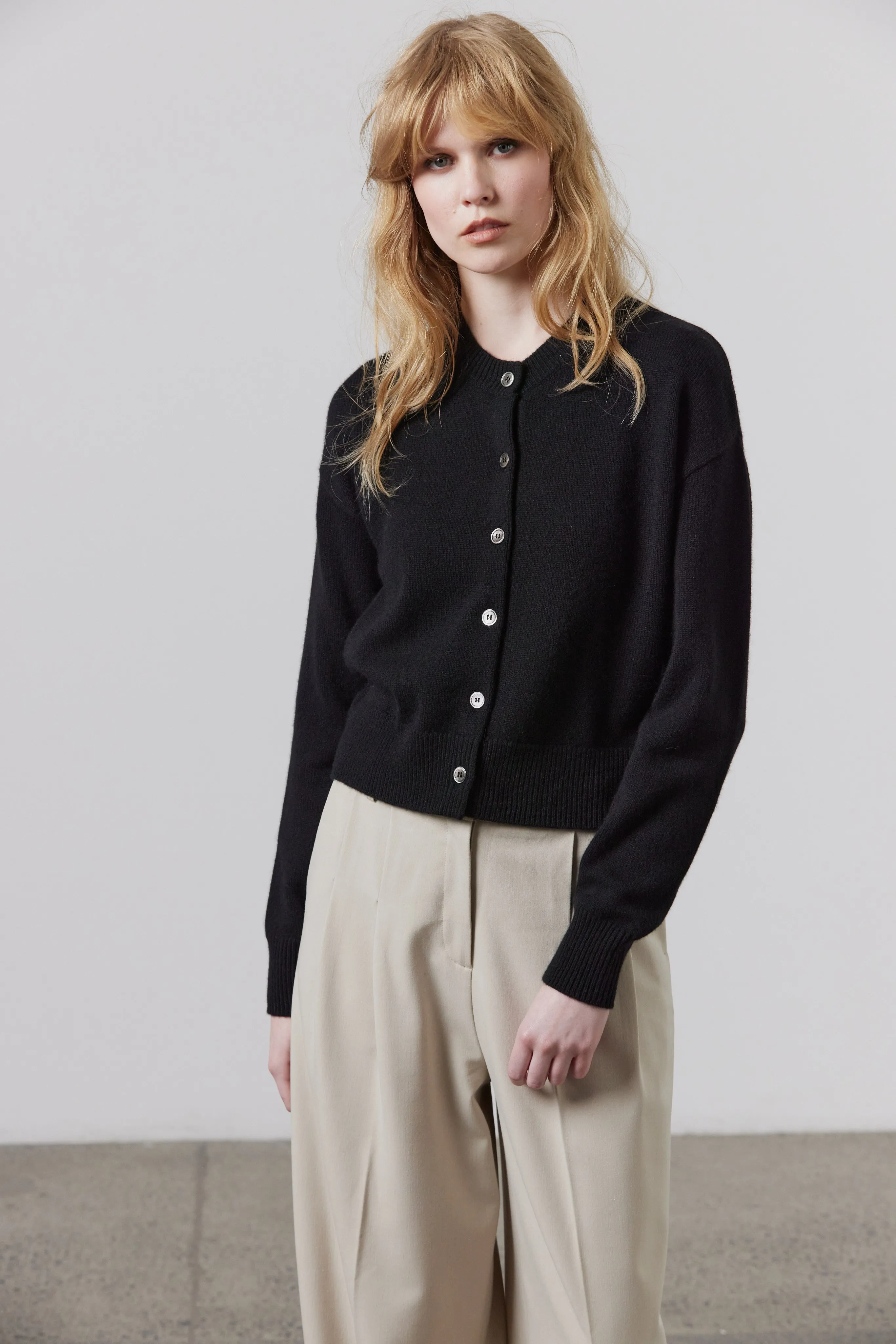 Boxy Cashmere Cardigan - Black