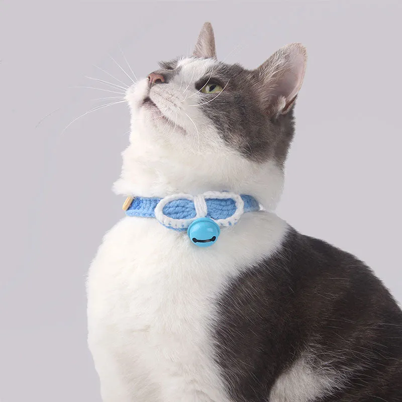 Button-adjusted adventure crochet collar