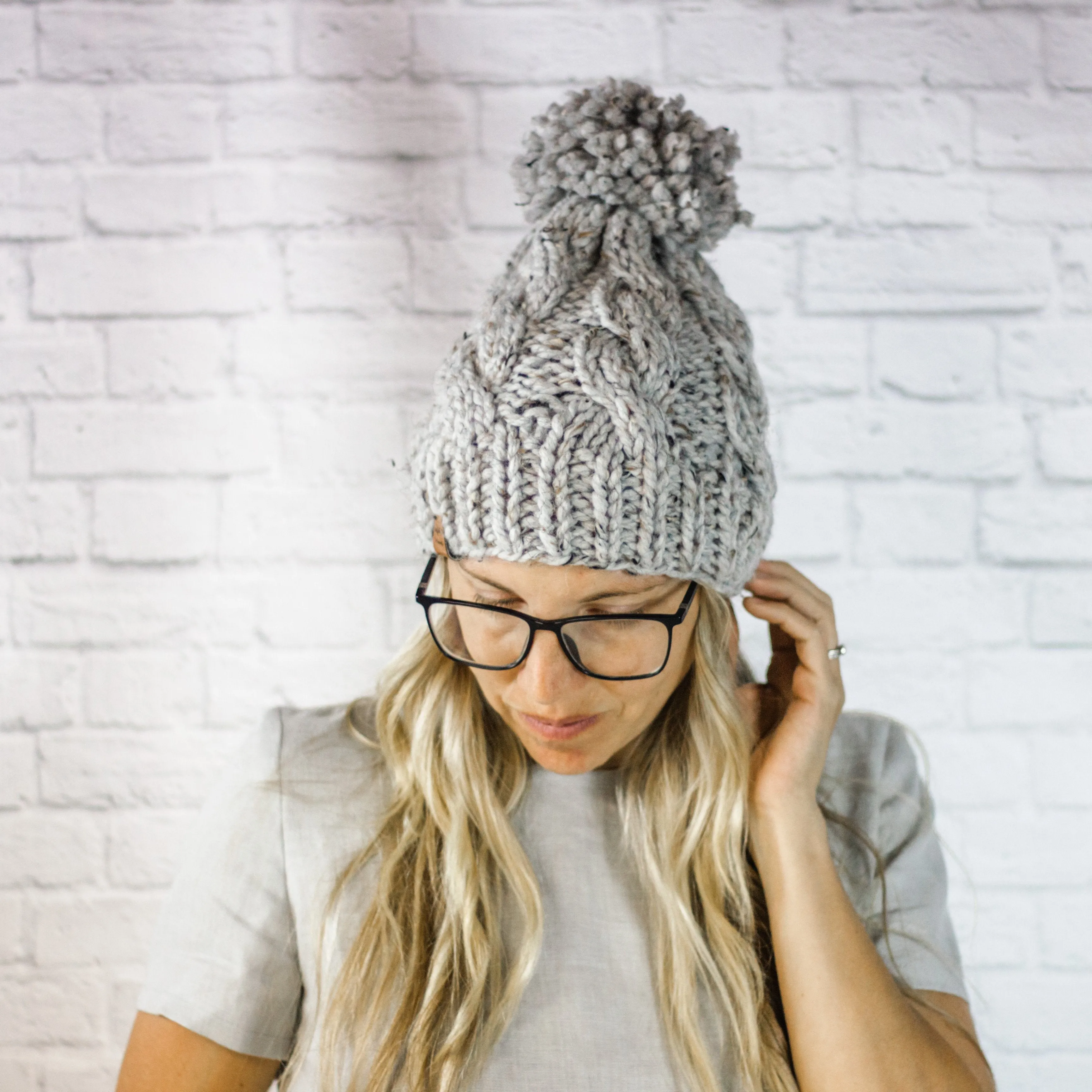 Chunky Cable Knit Pom Pom Winter Beanie Hat for Women in Grey Marble