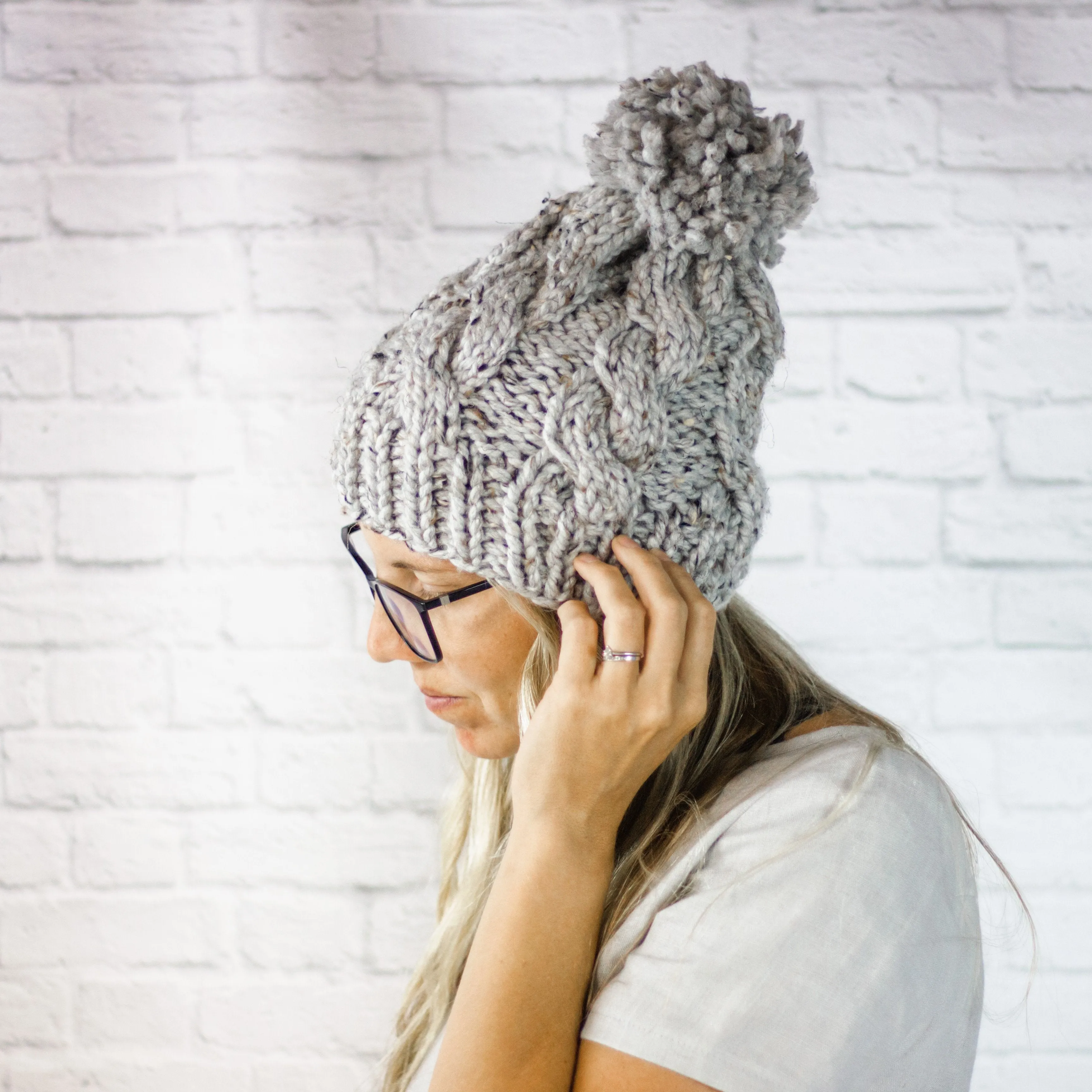 Chunky Cable Knit Pom Pom Winter Beanie Hat for Women in Grey Marble