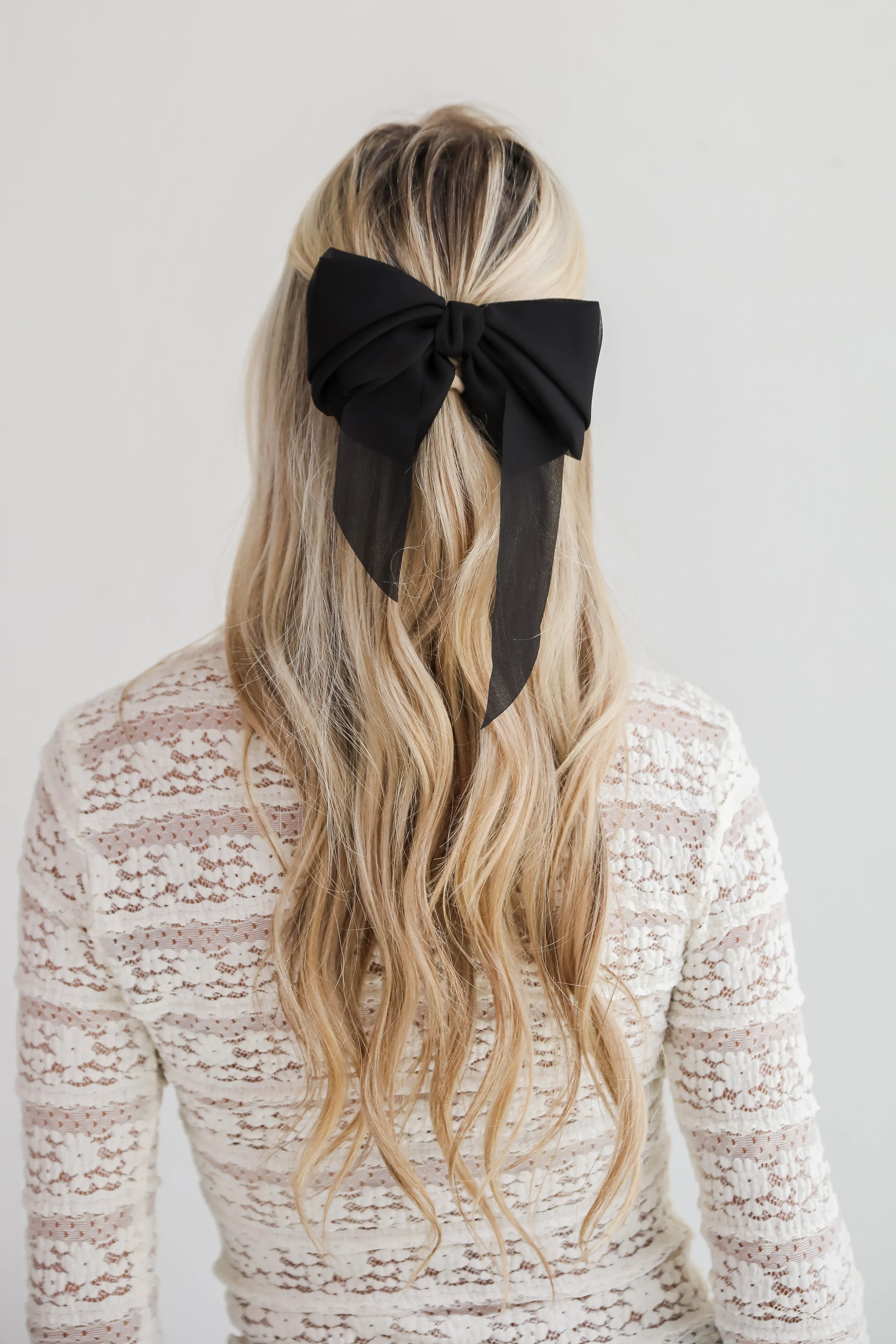 Luxe Poise Bow Hair Clip