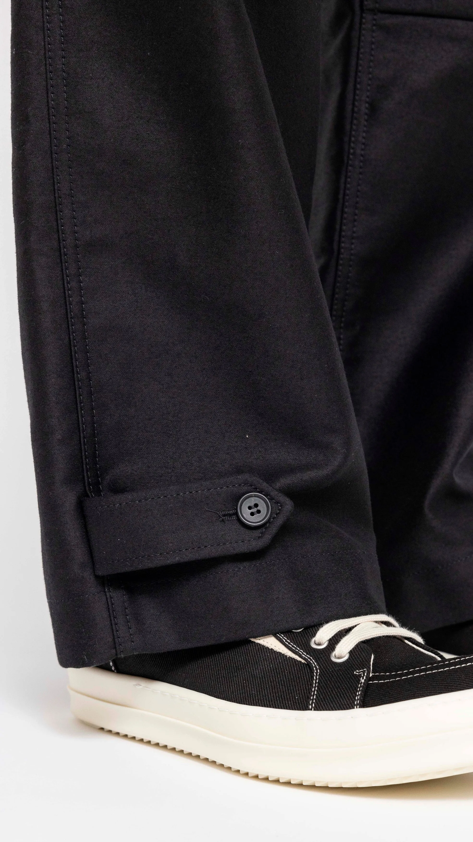 MARNI BLACK COTTON SATIN CARGO PANTS