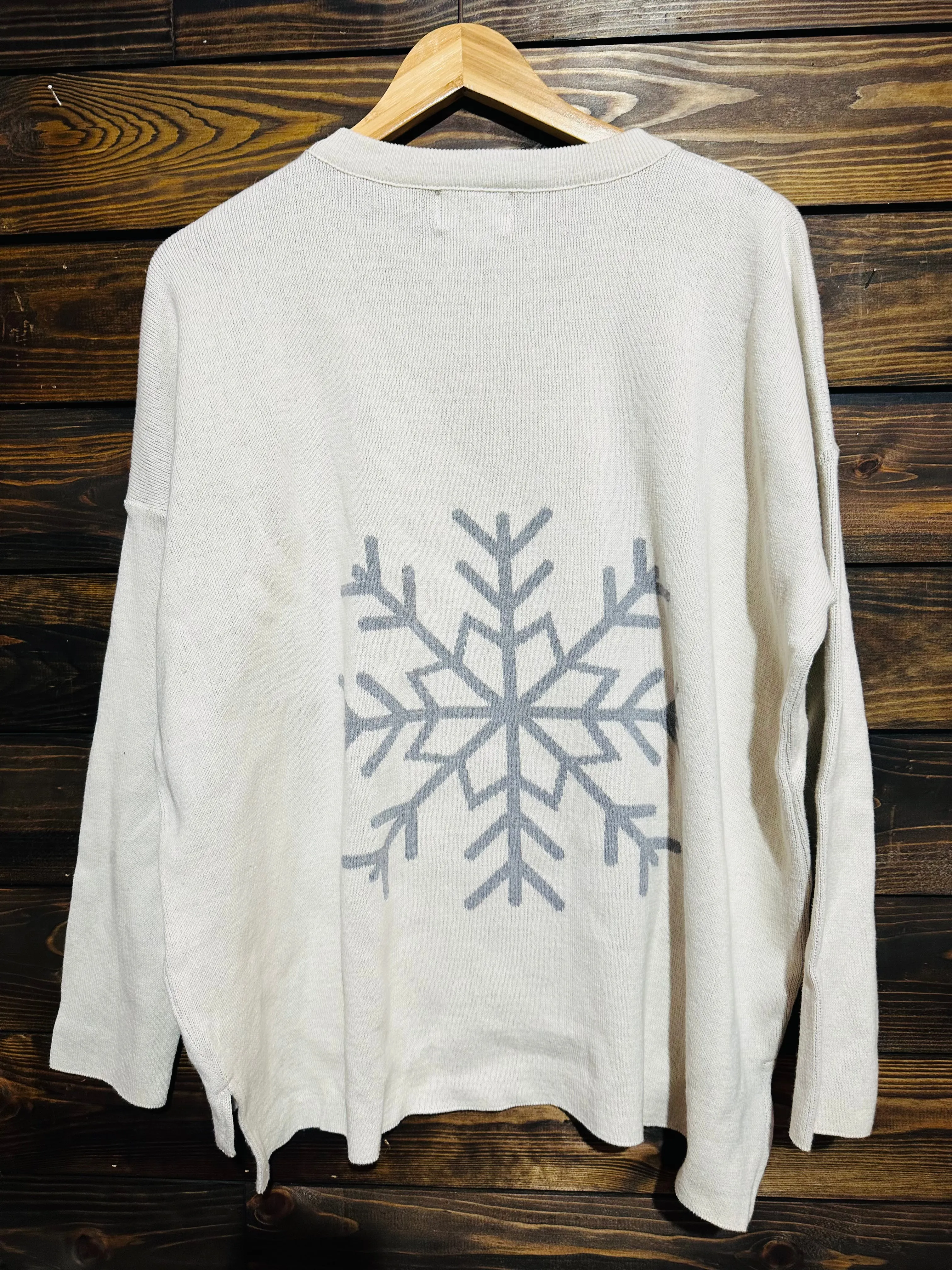 SNOWFLAKE KNIT SWEATER