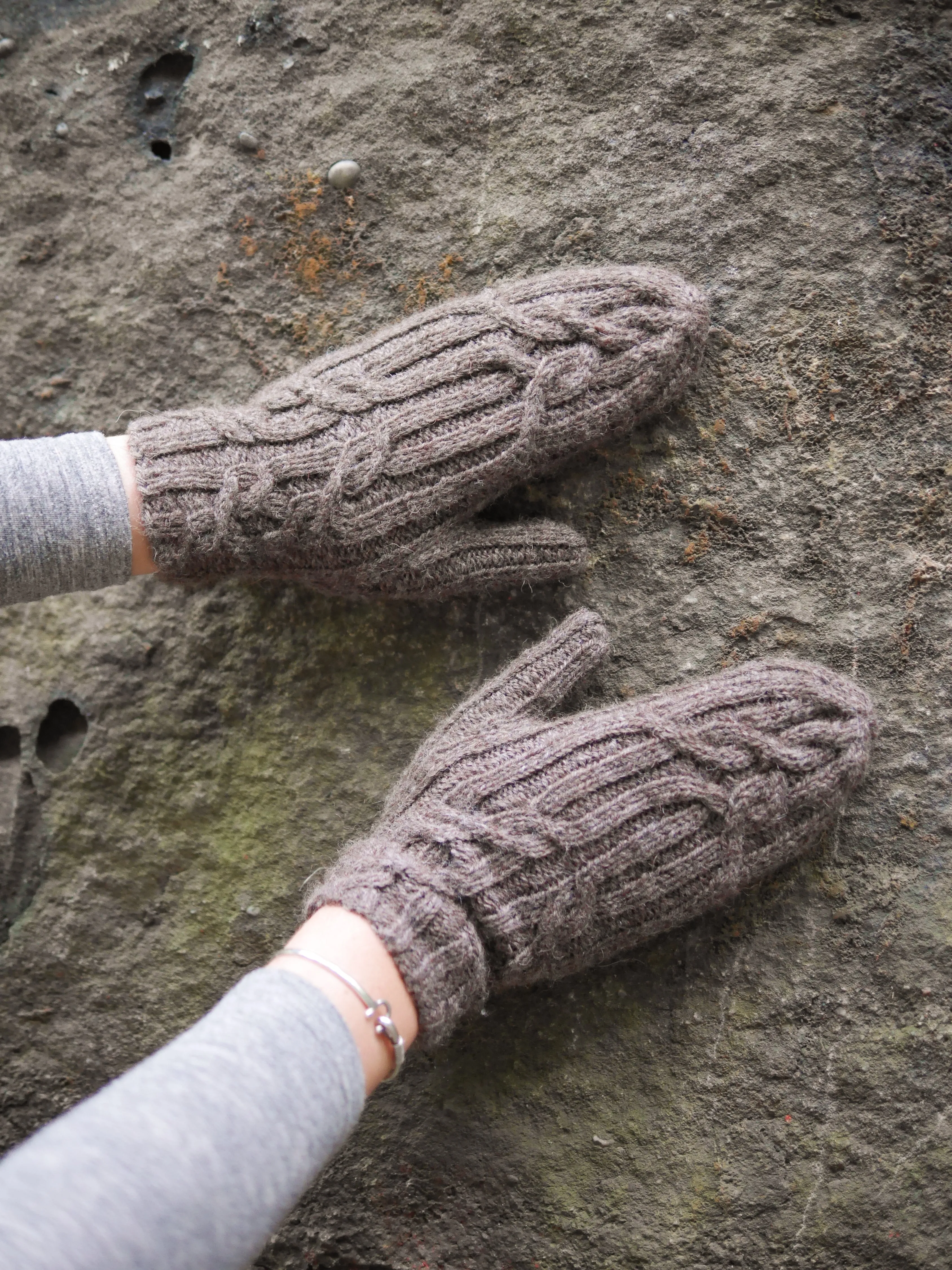 Snowplough Mittens <br/><small>knitting pattern</small>