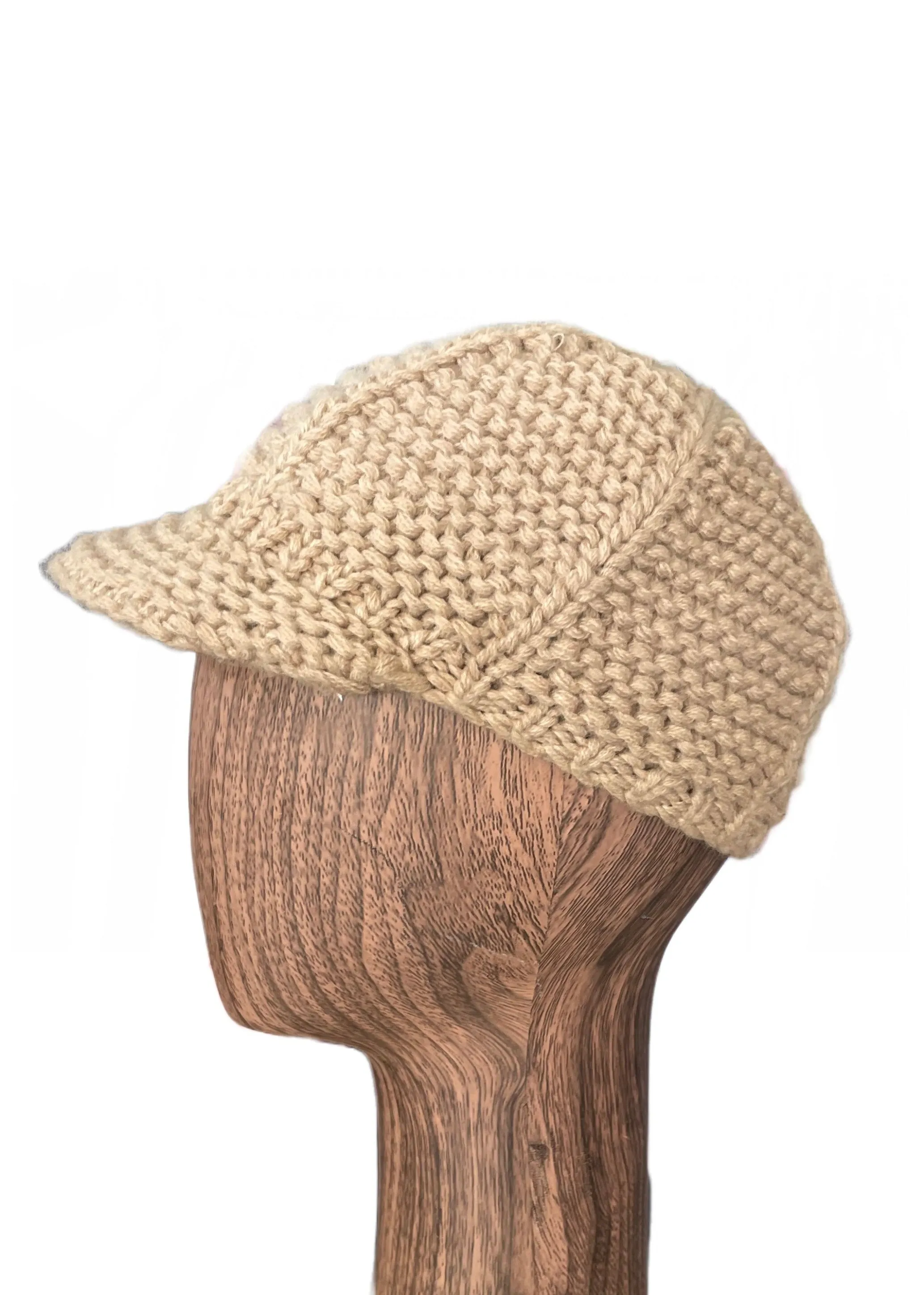 Women's Y2K sand chunky knit peaked cap, XS