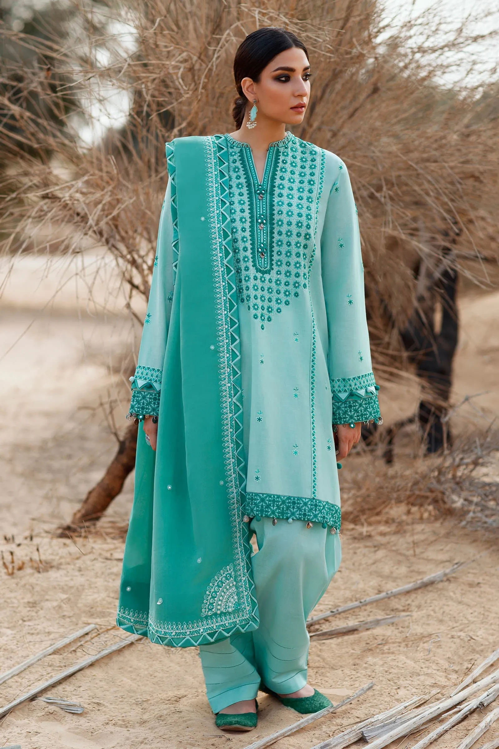 Zaha by Khadijah Shah Lawn Collection – FEZEH (ZL22-02 A)