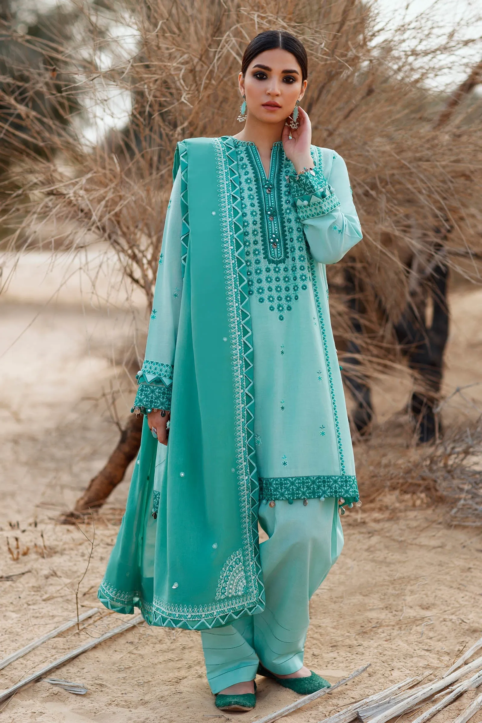 Zaha by Khadijah Shah Lawn Collection – FEZEH (ZL22-02 A)