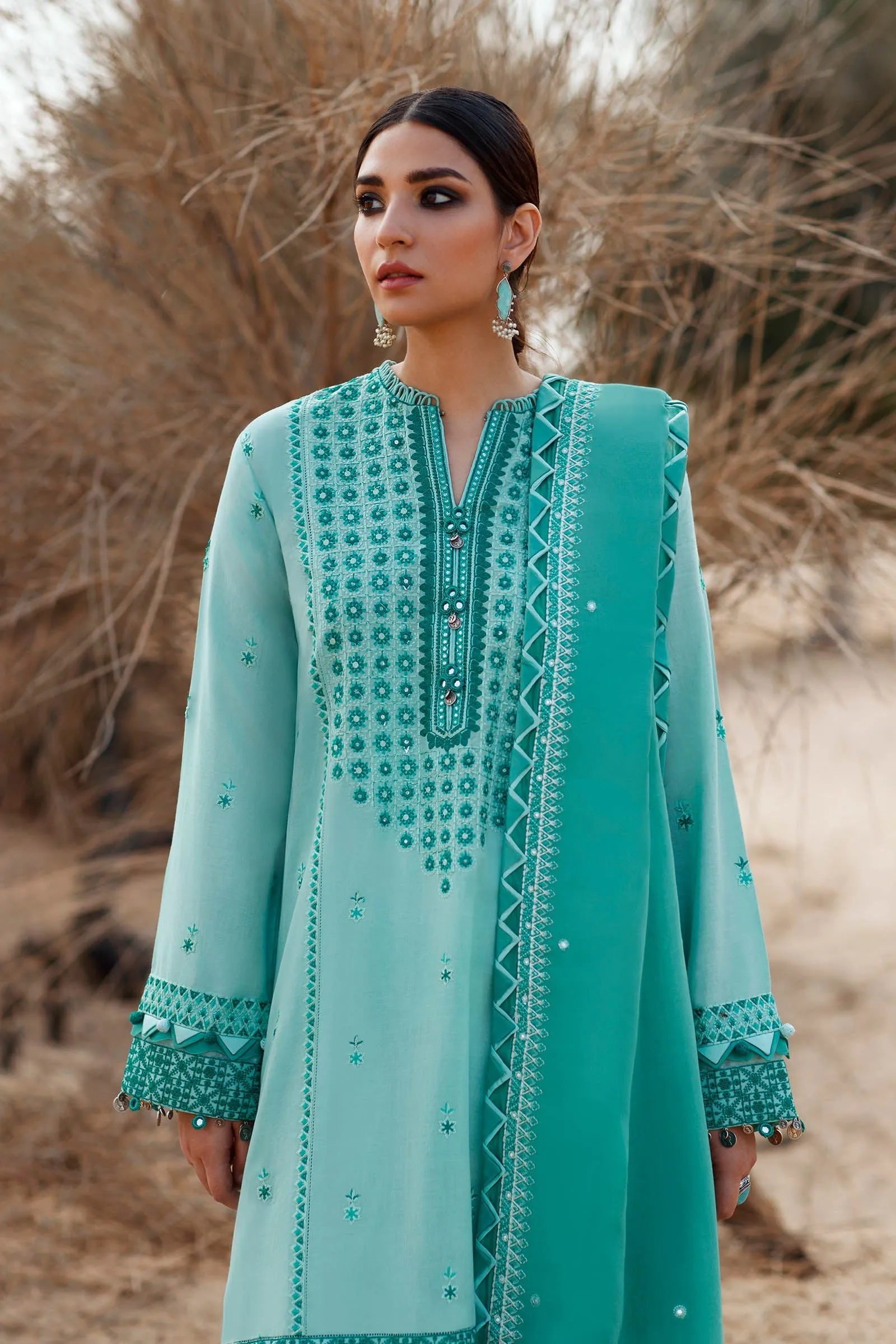 Zaha by Khadijah Shah Lawn Collection – FEZEH (ZL22-02 A)